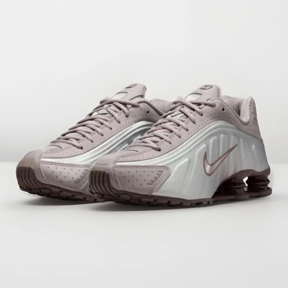 Nike Men’s Shox R4 Cave Stone Baroque Brown Running Sneakers HQ1988-200